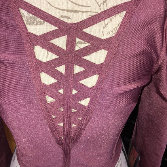 🎀Beautiful Bodycon Long Sleeve Crop Top🎀 - Picture 3 of 5